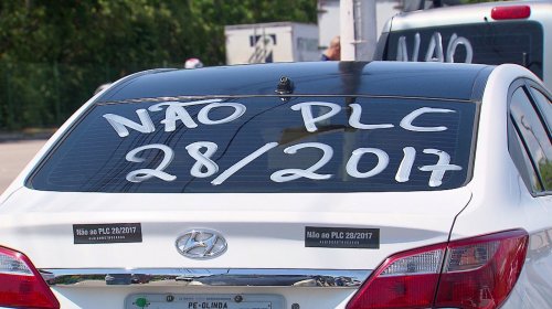 [Polêmica: Senado vota proposta que pode mudar regras para motoristas de aplicativos]