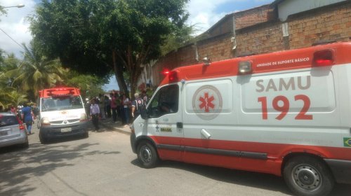 [Criança morre ao cair e ser atropelada por ônibus escolar em Simões Filho]