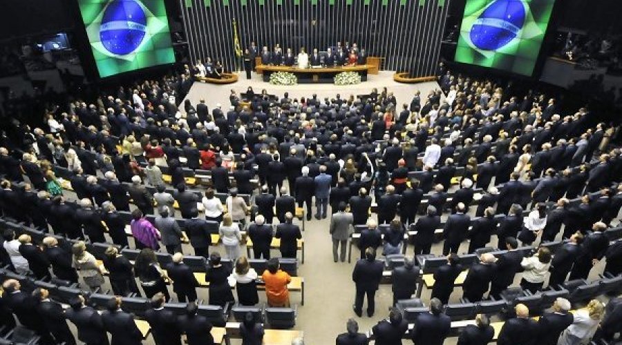 [Suplentes do Congresso Nacional recebem “ajuda de custo” de R$ 67 mil reais]