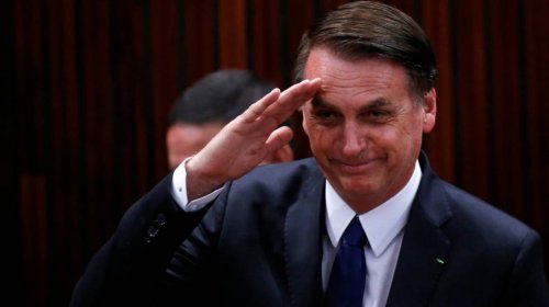 [Pesquisa aponta que 75% acham que Bolsonaro está no caminho certo]
