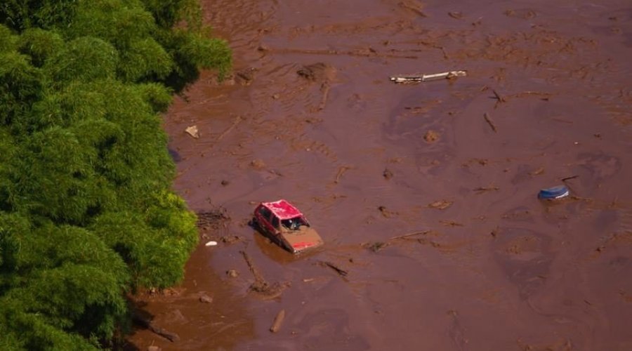 [Sobe para 10 o número de mortos na tragédia em Brumadinho]