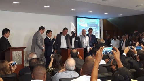 [Governador assina contrato para iniciar obras do VLT]