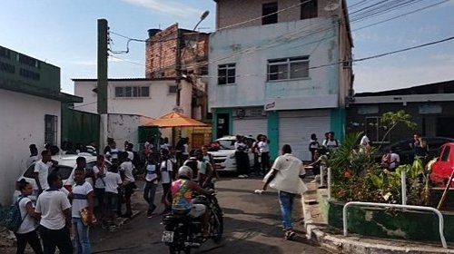 [Escolas Municipais no bairro de Santa Cruz estão sem aulas por falta de transporte público]