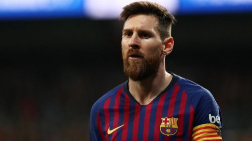 [Messi sofre com lesão no púbis desde o Natal, revela treinador]