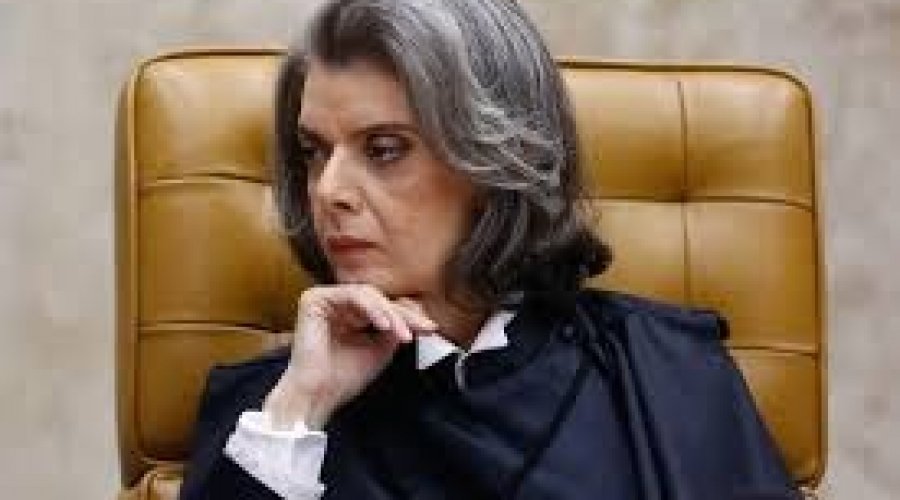 [Ministra Carmen Lúcia suspende ação “cura gay “]