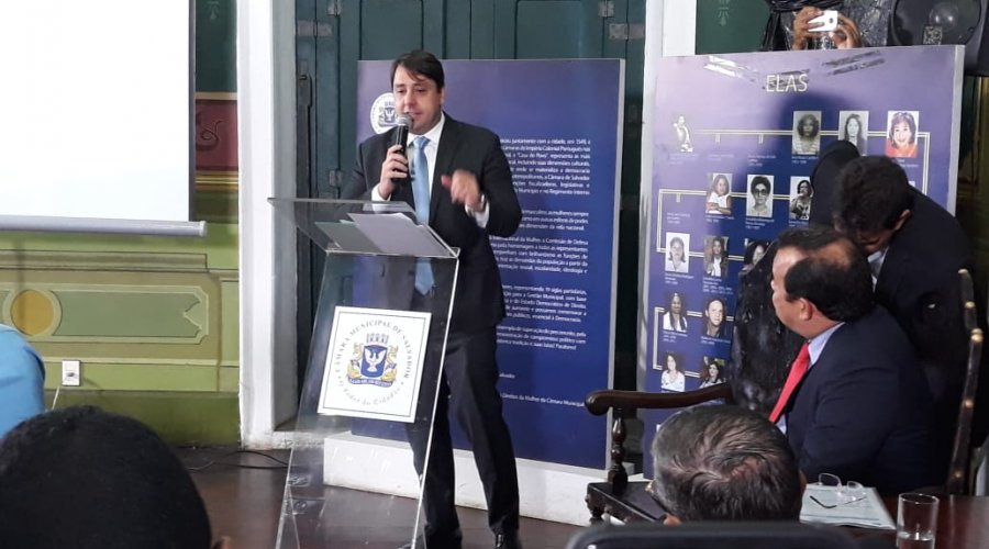 [Secretário de Saúde atende o pedido dos vereadores e vai à CMS ]