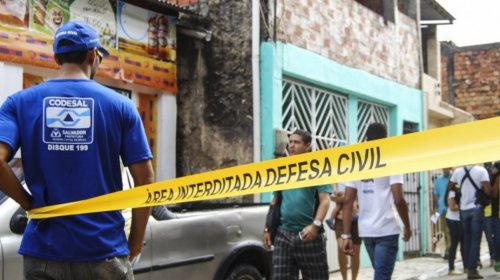 [Imóvel desaba e deixa feridos em Itapuã]