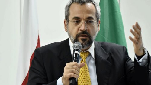 [‘Estava claro que a nossa prioridade seria a educação básica’, diz ministro da educação Abraha...]