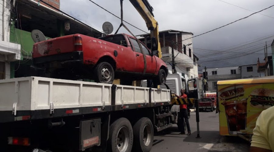 [Semop retira 20 sucatas das ruas de Salvador ]