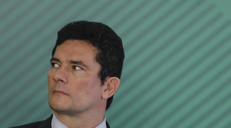 [Delegado da Polícia Federal processado por vazamento e corrupção é demitido por Moro]