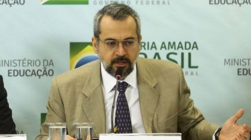 [MEC anuncia verba de R$ 60 milhões para internet nas escolas rurais]
