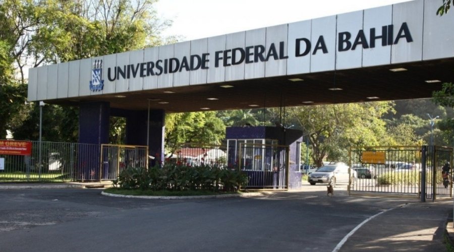 [Funcionários terceirizados da limpeza da Ufba assinam aviso prévio para outubro]