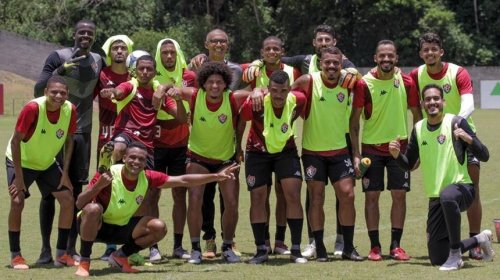 [Jogadores do Vitória ameaçam não concentrar por conta de salários atrasados]