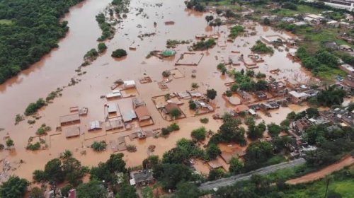 [Mais de 100 cidades estão em situação de emergência devido às chuvas em Minas Gerais]