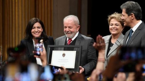 [Lula recebe título de Cidadão Honorário de Paris]