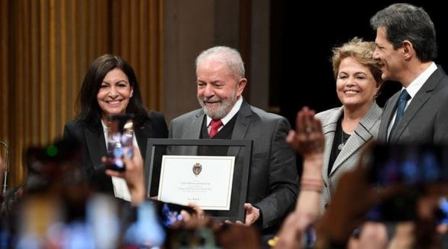 [Lula recebe título de Cidadão Honorário de Paris]