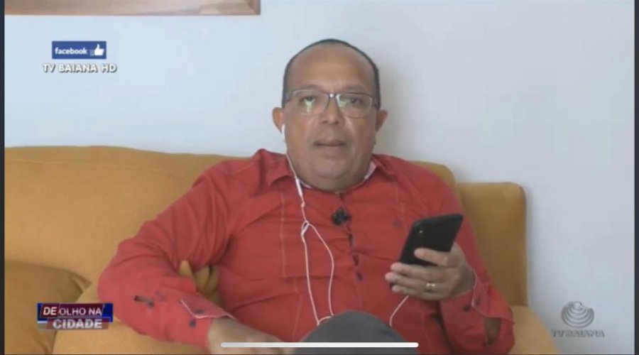 [Quarentena: apresentador Suíca do programa 'De Olho na Cidade' , transmite programação de casa]