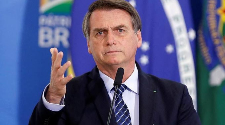 [Bolsonaro veta projeto que dispensa trabalhadores de justificar faltas por 7 dia]