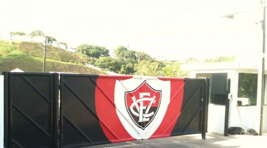 [Vitória busca autorização para que jogadores voltem a treinar na Toca do Leão]