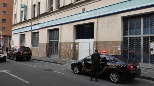 [ A operação visa desarticular uma organização criminosa que fraudava benefícios previdenciário...]