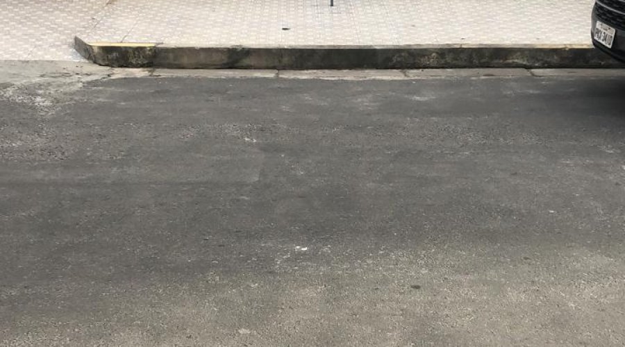 [Pais pedem instalação de faixa de pedestre em frente à escola em Plataforma]
