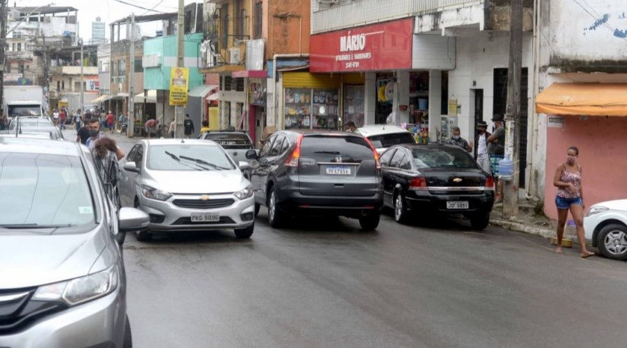 [Comércio reabre no Nordeste de Amaralina em horário diferenciado]