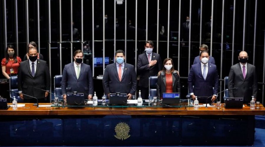 [Congresso promulga emenda que torna o Fundeb permanente]