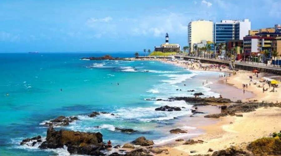 [Neto diz que vai avaliar uso das praias no réveillon ]