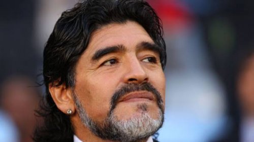 [Morre aos 60 anos o ex-jogador argentino Diego Maradona]