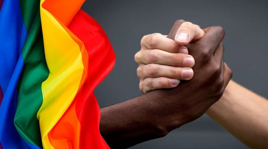 [Senado aprova aumento de pena para racismo e homofobia no país]