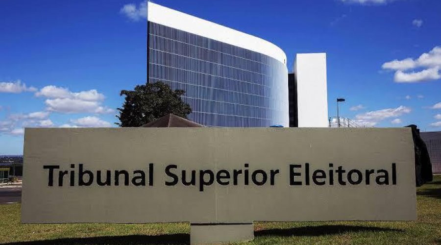 [TSE aprova envio de tropas federais a Manaus e Fortaleza]