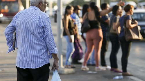 [Recadastramento de aposentados está suspenso até o fim do ano]