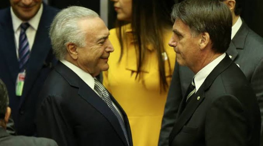 [Gasto de Bolsonaro com cartão corporativo supera Temer ]
