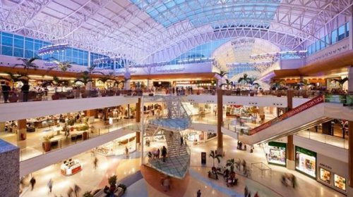[Revéillon: confira o funcionamento de shoppings e lojas neste fim de ano]
