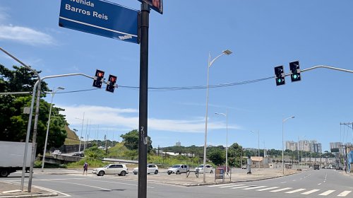[Mais 31 semáforos inteligentes passam a funcionar na San Martin]