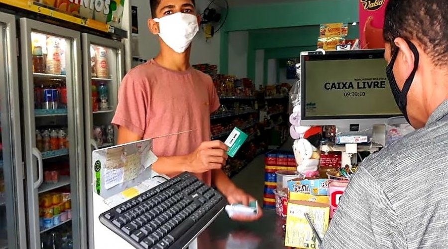 [Governo do estado antecipa crédito do vale-alimentação estudantil; saiba mais]