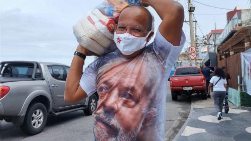 [Drive Thru PT Solidário:  vereador Suíca participa de ação para arrecadar alimentos ]