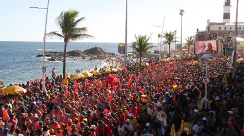 [Ritmo da vacinação poderá fazer com que Carnaval de 2022 também seja cancelado, afirma especia...]