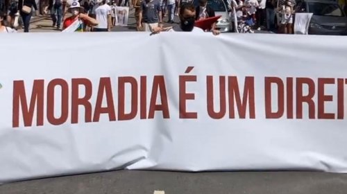 [Com cartazes, camisas de Lula e bandeiras da Palestina, manifestantes começam a se reunir no C...]