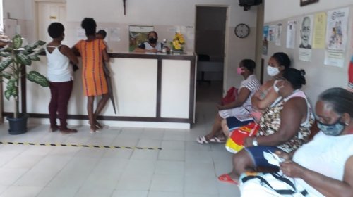 [Moradores de Vila Ruy Barbosa passam por consultas médicas gratuitas ]