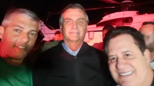 [Após alta, Bolsonaro segue em férias e dá pontapé inicial em jogo de sertanejos; veja vídeo]