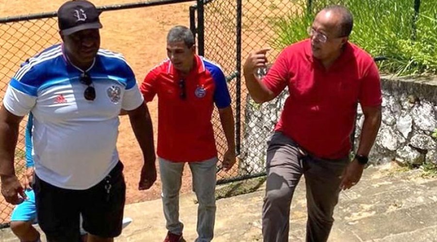 [Suíca defende autonomia comunitária e descreve trabalhos de assistência social de lideranças em Pernambués]