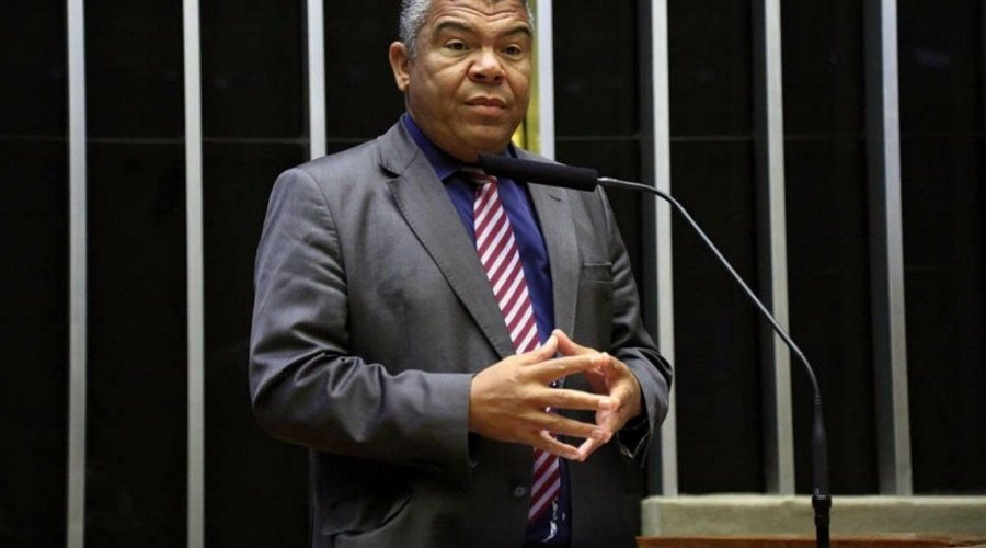 Valmir detona Bolsonaro por adiar repasses para cultura e eventos: [Valmir detona Bolsonaro por adiar repasses para cultura e eventos:
