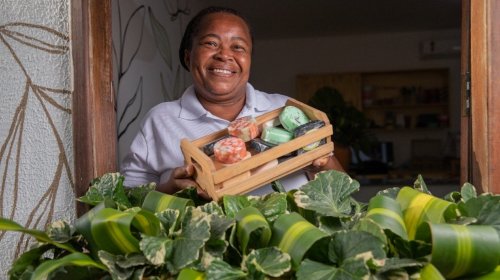 [Comunidade quilombola do Cangula inaugura sede para produção de sabonetes artesanais]