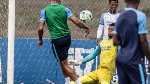 [Paiva testa mudanças no Bahia antes de confronto com o São Paulo]