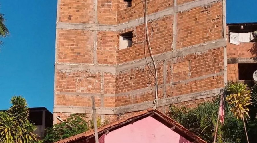 [Justiça determina demolição de construção irregular que ameaça terreiro de Candomblé mais antigo do Brasil]