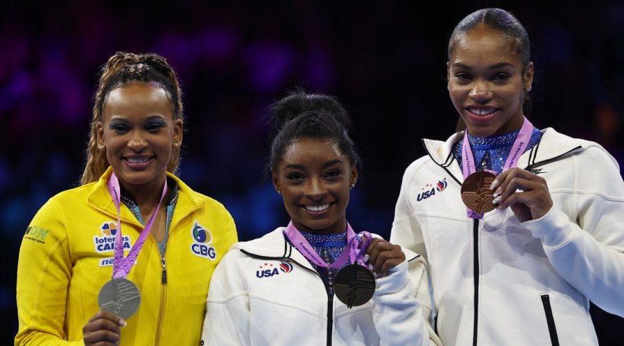 [Ginástica vive novo momento com pódio formado apenas por negras]