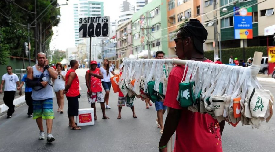 [Lista final de ambulantes cadastrados para festas populares de Salvador é divulgada; confi]