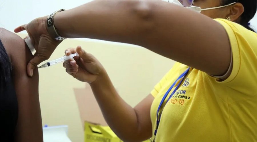 [Vacinação pré-Carnaval contra Covid-19 termina nesta terça-feira em Salvador]