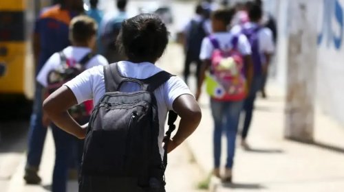 [6 em cada 10 jovens fora da escola voltariam a estudar se tivessem ensino noturno]